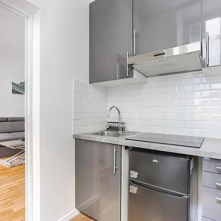 Apartment Wonderful Pompidou 4p Paris